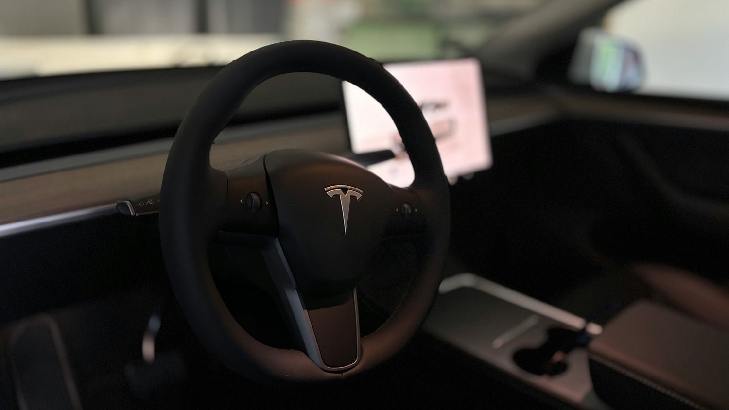 Tesla V2L adapter review: Features, usage and benefits