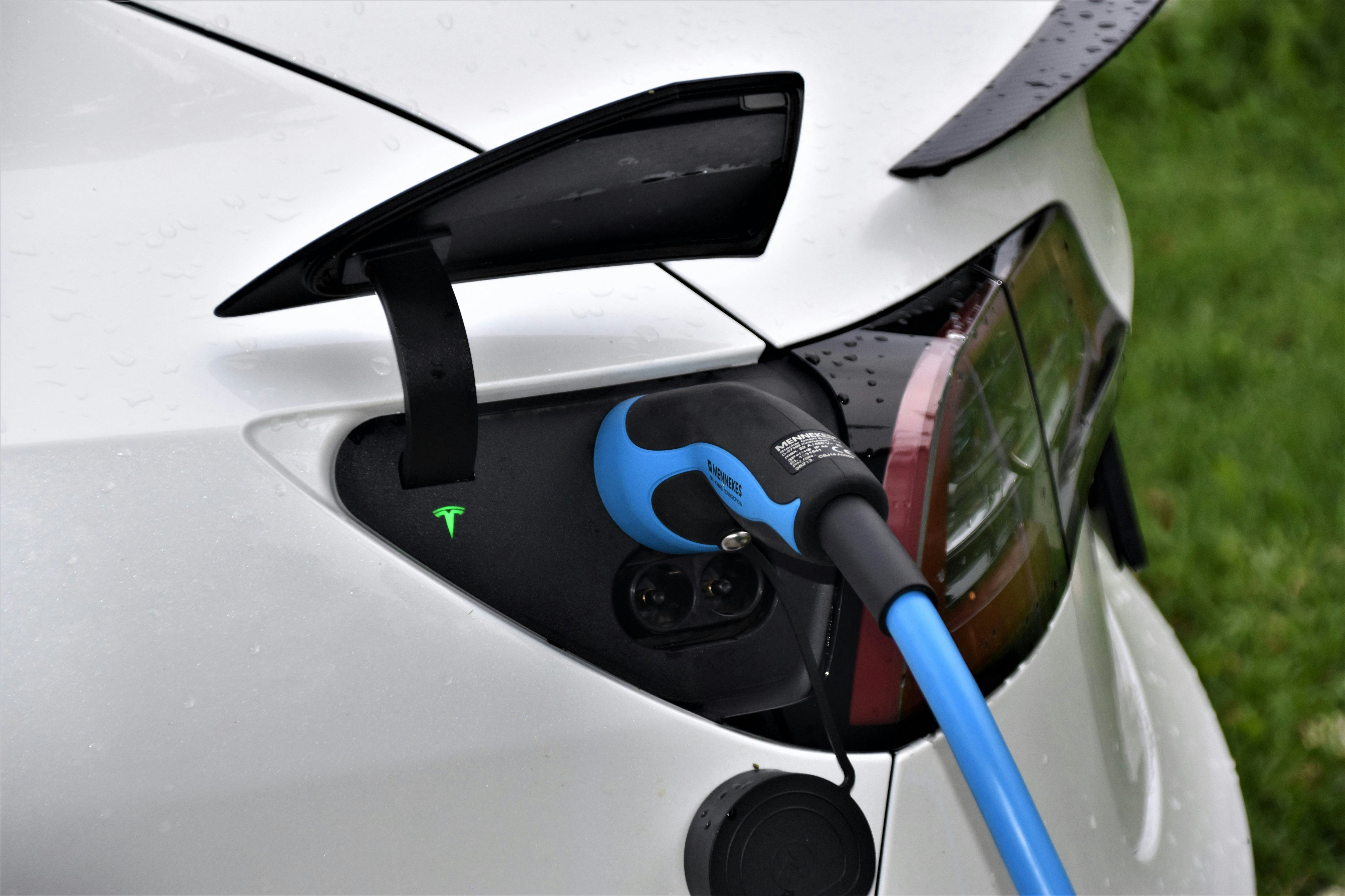 What is the difference between Type 1 and Type 2 EV chargers?