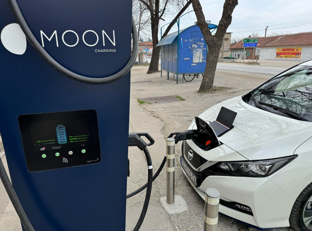 How to charge Nissan Leaf electric vehicles? Ways, tips, and steps