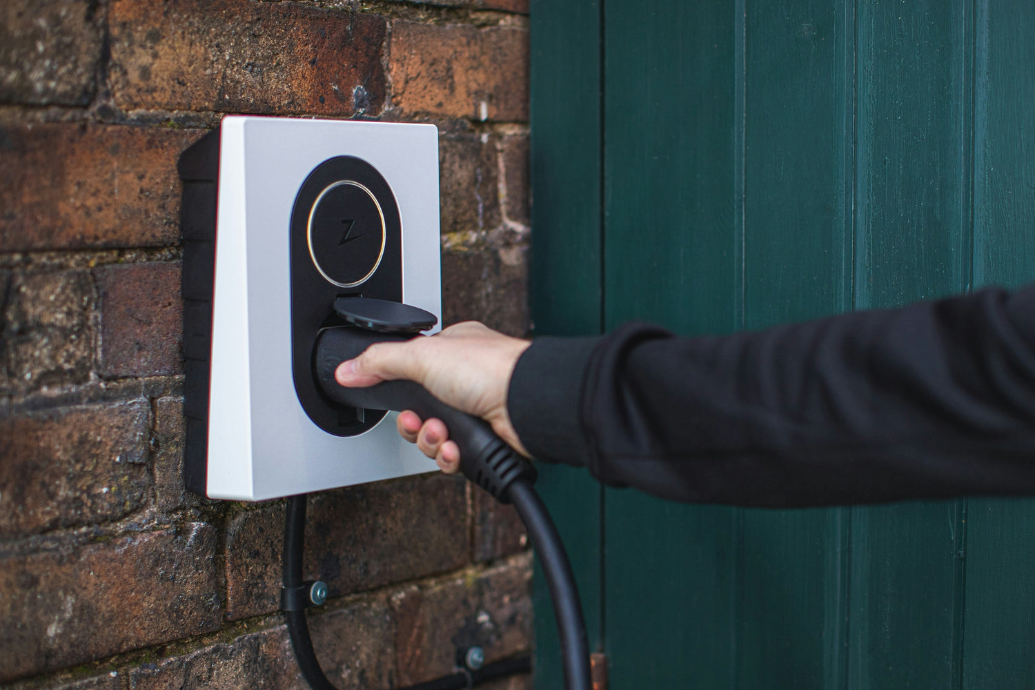 Is it better to charge your Nissan Leaf at home or at public stations?